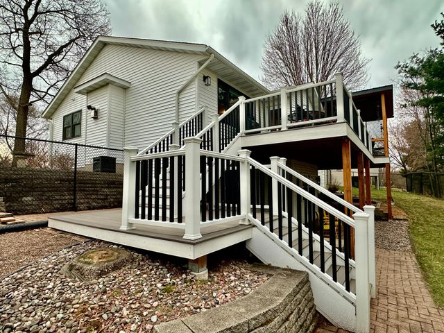 1932 Mark Lane, Eau Claire, WI 54703