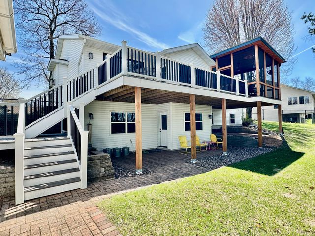 1932 Mark Lane, Eau Claire, WI 54703