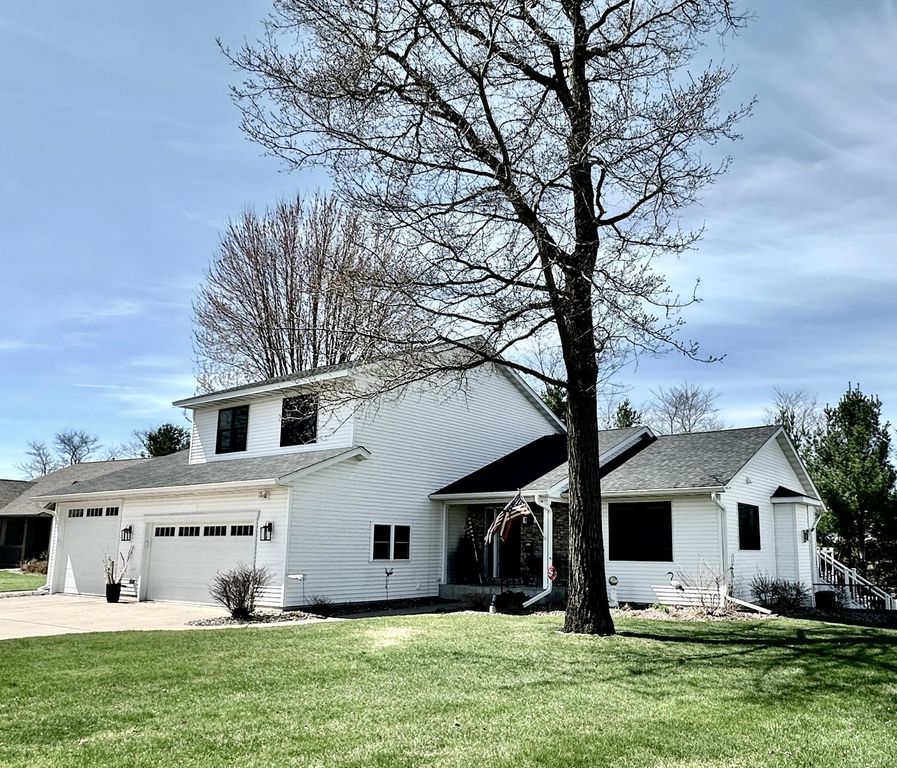 1932 Mark Lane, Eau Claire, WI 54703