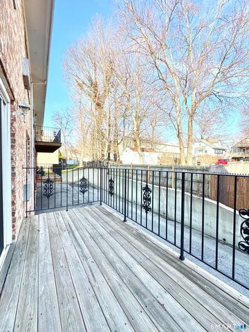 39 Woodway Road C5, Stamford, CT 06907