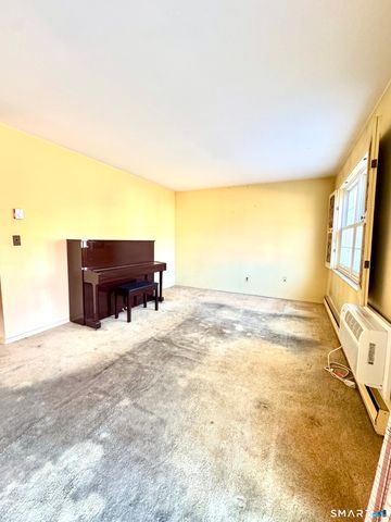 39 Woodway Road C5, Stamford, CT 06907