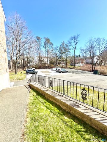 39 Woodway Road C5, Stamford, CT 06907