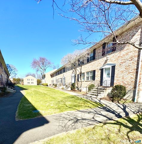 39 Woodway Road C5, Stamford, CT 06907