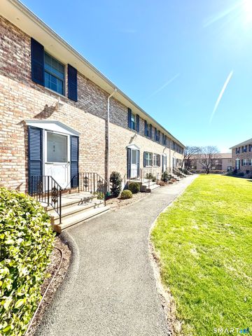 39 Woodway Road C5, Stamford, CT 06907