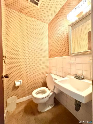 39 Woodway Road C5, Stamford, CT 06907