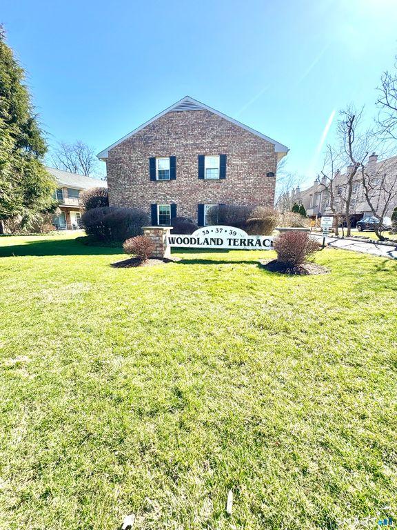 39 Woodway Road C5, Stamford, CT 06907