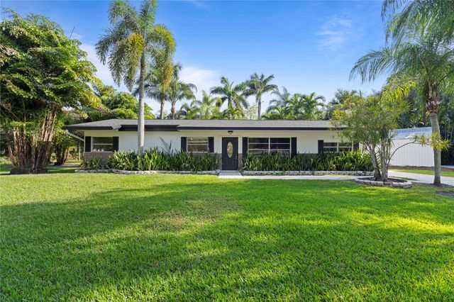 16900 SW 62nd St, Southwest Ranches, FL 33331