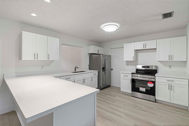 16900 SW 62nd St, Southwest Ranches, FL 33331