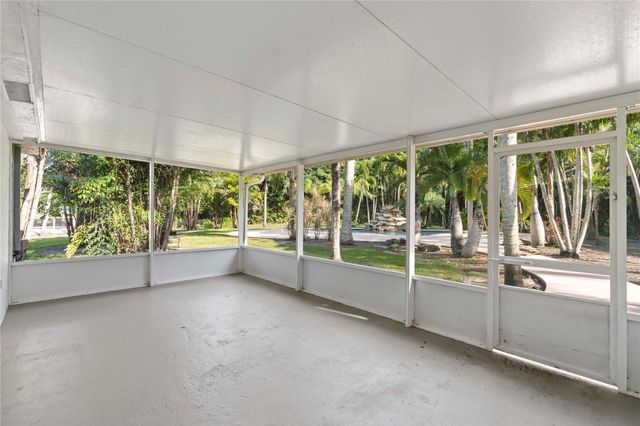 16900 SW 62nd St, Southwest Ranches, FL 33331