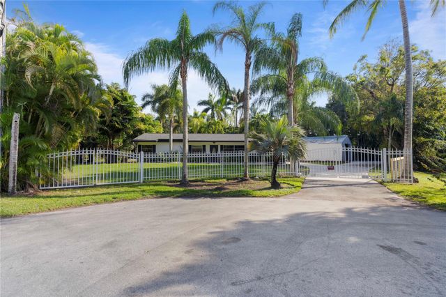 16900 SW 62nd St, Southwest Ranches, FL 33331