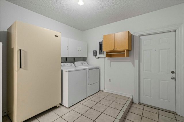 16900 SW 62nd St, Southwest Ranches, FL 33331