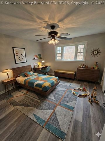 121 W Reynolds Avenue, Belle, WV 25015