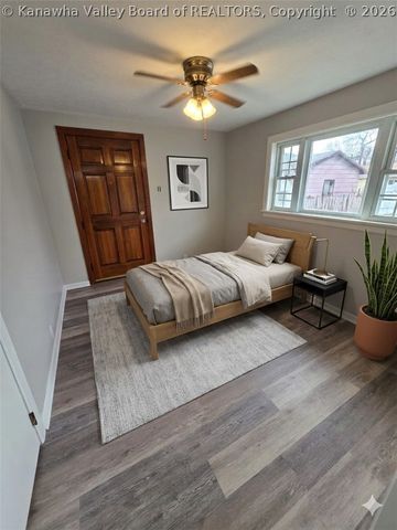 121 W Reynolds Avenue, Belle, WV 25015