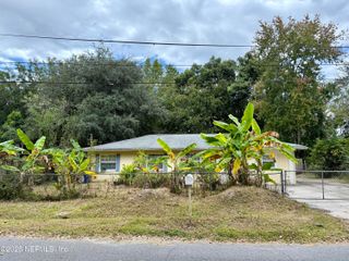 648 LUNA Court, Jacksonville, FL 32205