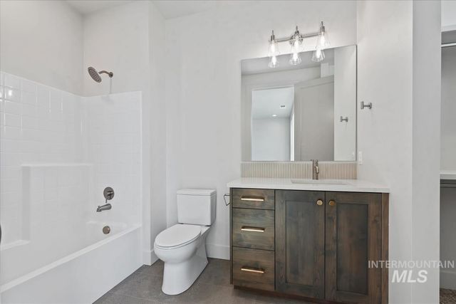 2134 N Buhrstone Ave, Eagle, ID 83616