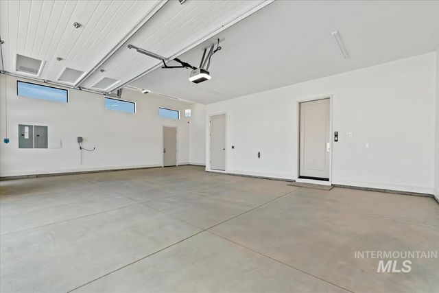 2134 N Buhrstone Ave, Eagle, ID 83616
