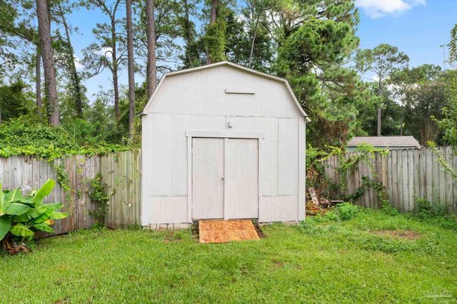 1203 Brook Bend Rd, Pensacola, FL 32506