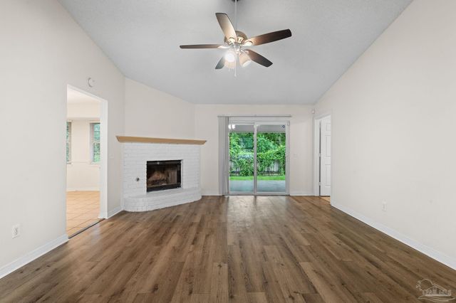 1203 Brook Bend Rd, Pensacola, FL 32506