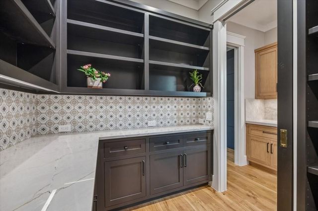 1522 Thornton Road, Houston, TX 77018