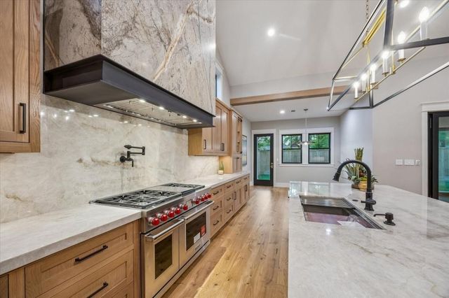 1522 Thornton Road, Houston, TX 77018