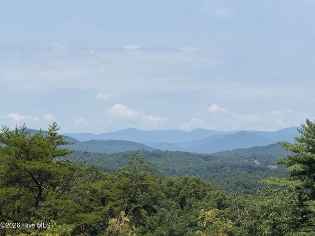 7 Avalon Crst Street, Murphy, NC 28906