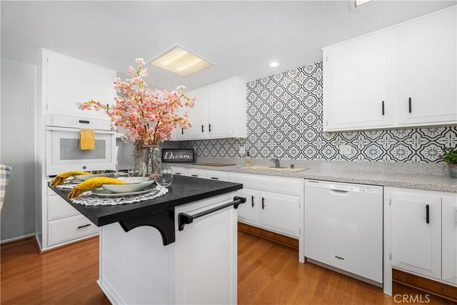 1564 Merion Way 34J, Seal Beach, CA 90740