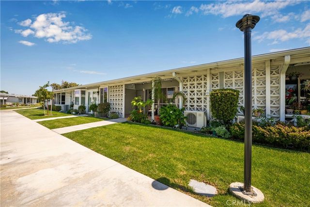1564 Merion Way 34J, Seal Beach, CA 90740
