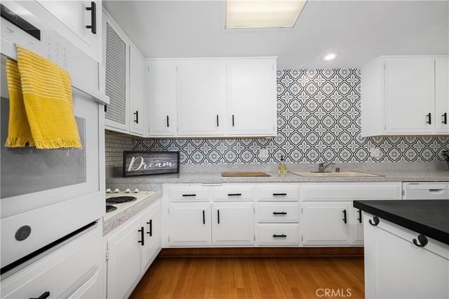 1564 Merion Way 34J, Seal Beach, CA 90740