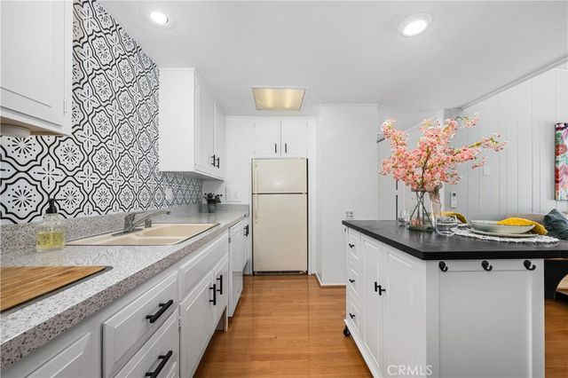 1564 Merion Way 34J, Seal Beach, CA 90740