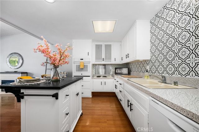 1564 Merion Way 34J, Seal Beach, CA 90740