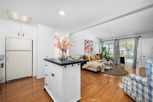 1564 Merion Way 34J, Seal Beach, CA 90740