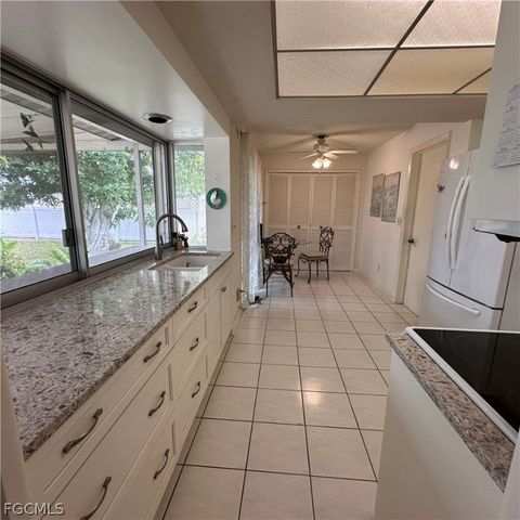 3639 SE 8th PL, Cape Coral, FL 33904