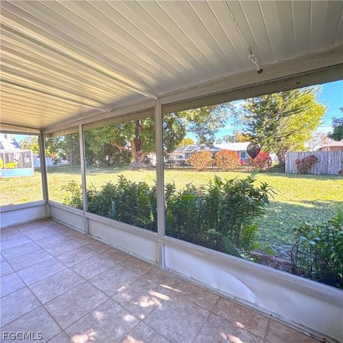 3639 SE 8th PL, Cape Coral, FL 33904