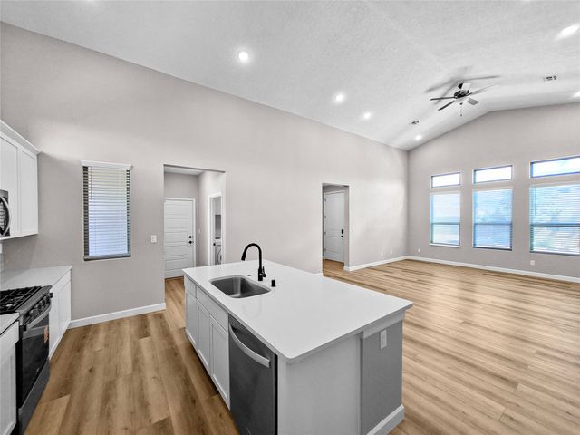 6346 Avenida Chamisa, Santa Fe, NM 87507