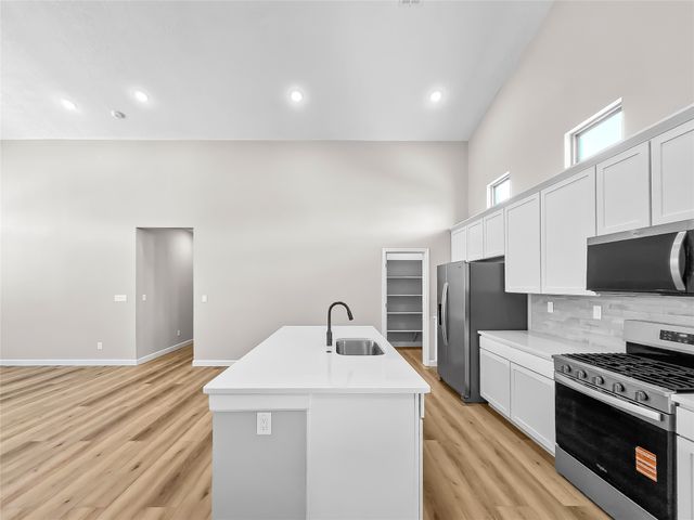 6346 Avenida Chamisa, Santa Fe, NM 87507
