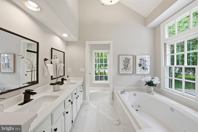 1291 LAMPLIGHTER WAY, Reston, VA 20194