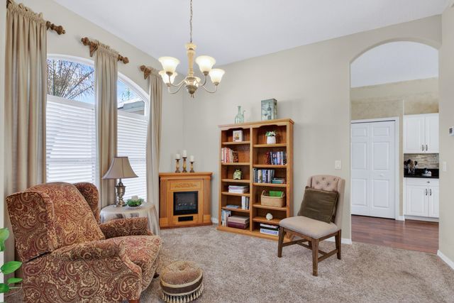 8 Zenger Ct, Palm Coast, FL 32164