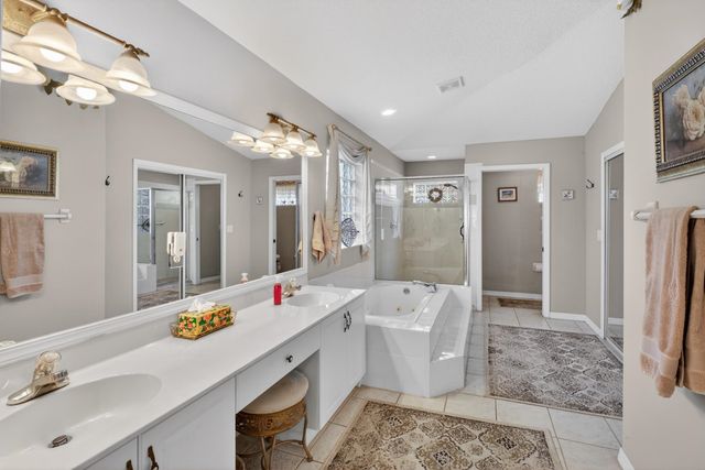 8 Zenger Ct, Palm Coast, FL 32164