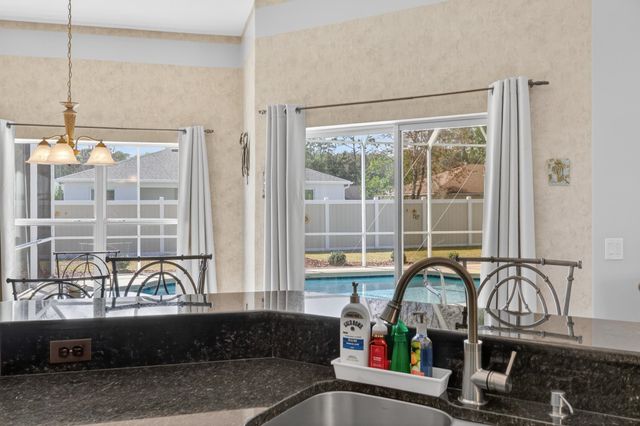 8 Zenger Ct, Palm Coast, FL 32164