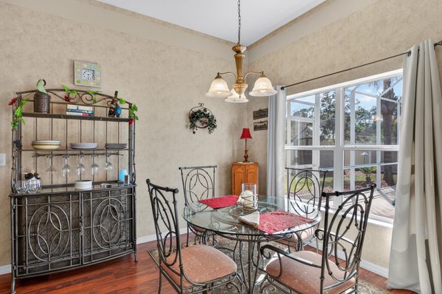 8 Zenger Ct, Palm Coast, FL 32164