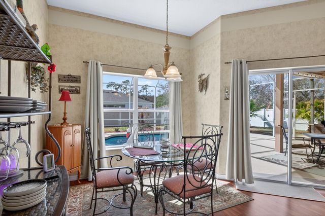 8 Zenger Ct, Palm Coast, FL 32164