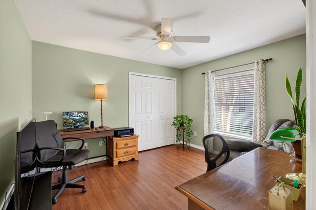 8 Zenger Ct, Palm Coast, FL 32164