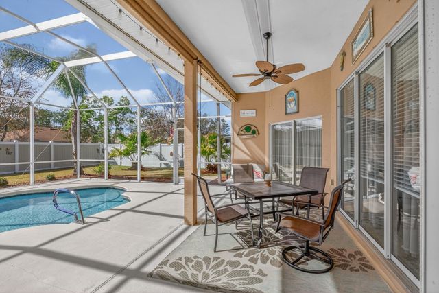 8 Zenger Ct, Palm Coast, FL 32164