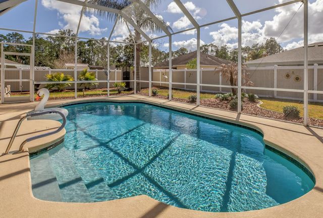 8 Zenger Ct, Palm Coast, FL 32164