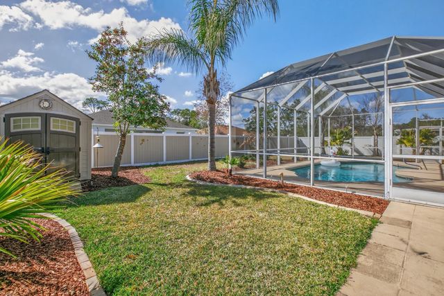 8 Zenger Ct, Palm Coast, FL 32164