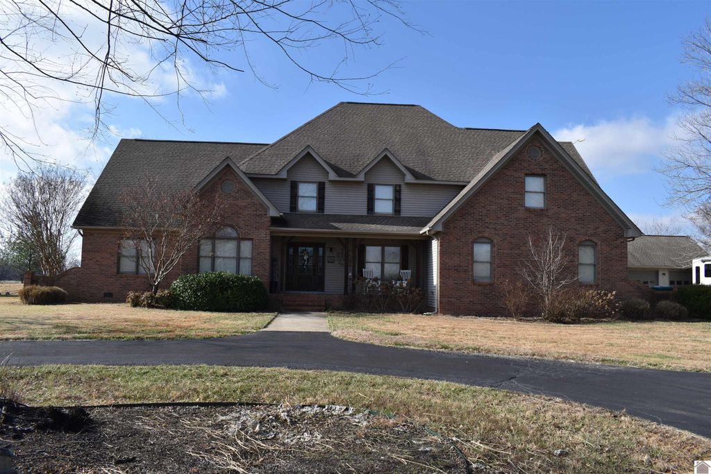 8255 Old Lovelaceville Rd, Paducah, KY 42001