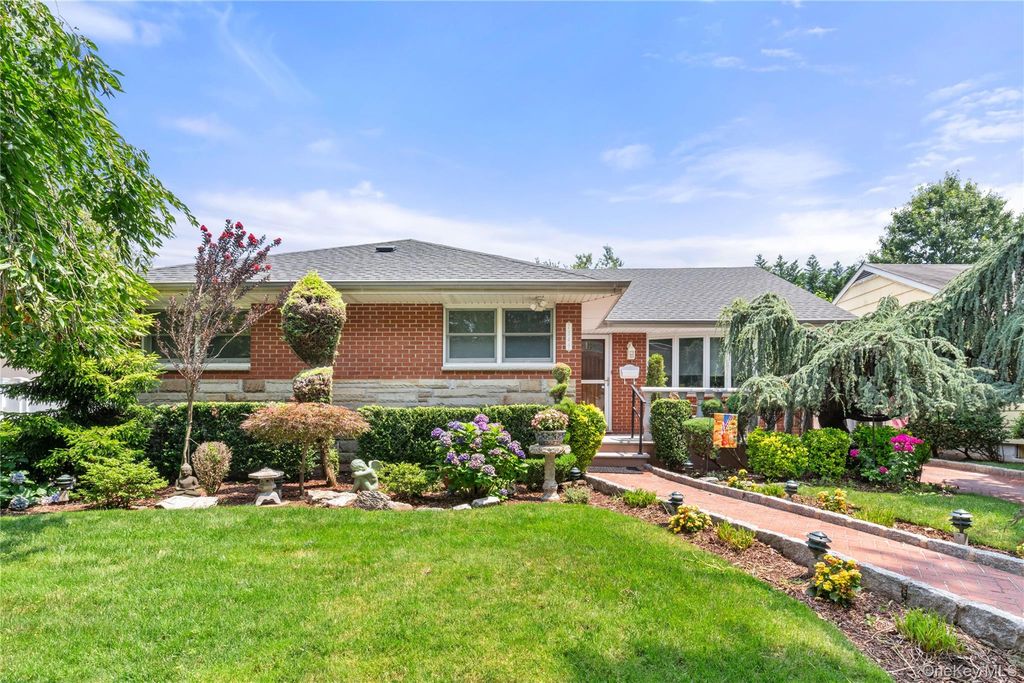 7349 196th Place, Fresh Meadows, NY 11366 — photo 2