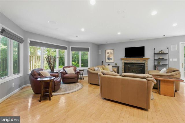 5803 HALL ST, Burke, VA 22015