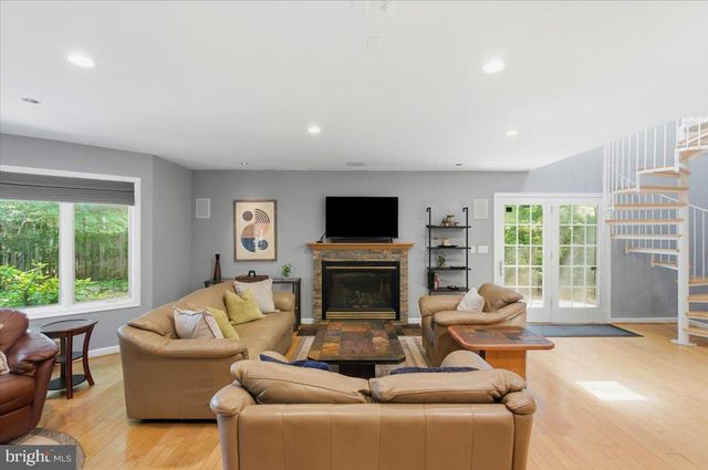 5803 HALL ST, Burke, VA 22015