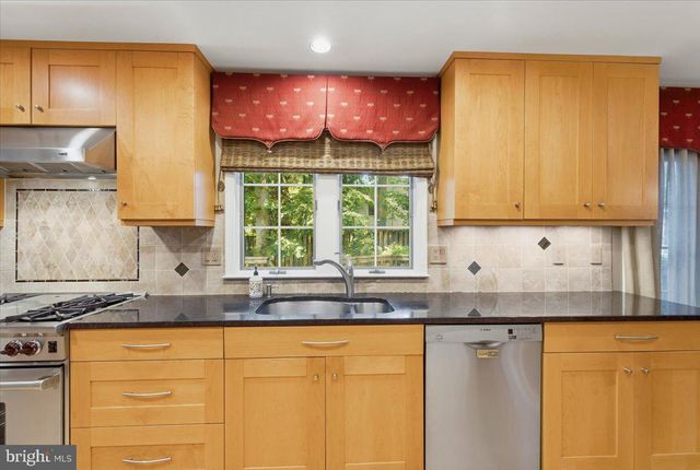 5803 HALL ST, Burke, VA 22015